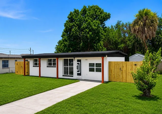 Photo 1 of Single family home for sale at 4103 W Pearl Ave, Tampa, FL 33611 | MLS# TB8520287 | Listing updated on 2026-10-25