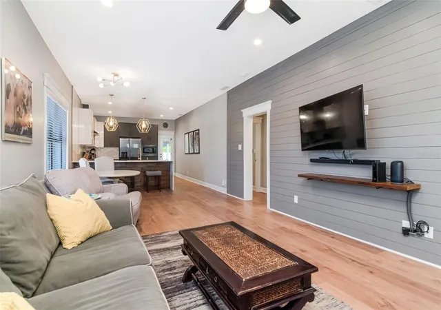 Photo 4 of Sale Pending at 2507 W Gray St, Tampa, FL 33609 | MLS# TB8520491 | Listing updated on 2026-10-20