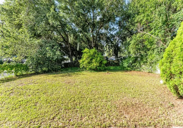 Photo 2 of Single family home for sale at 861 E Lowell St, Lakeland, FL 33805 | MLS# L4962891 | Listing updated on 2026-09-24