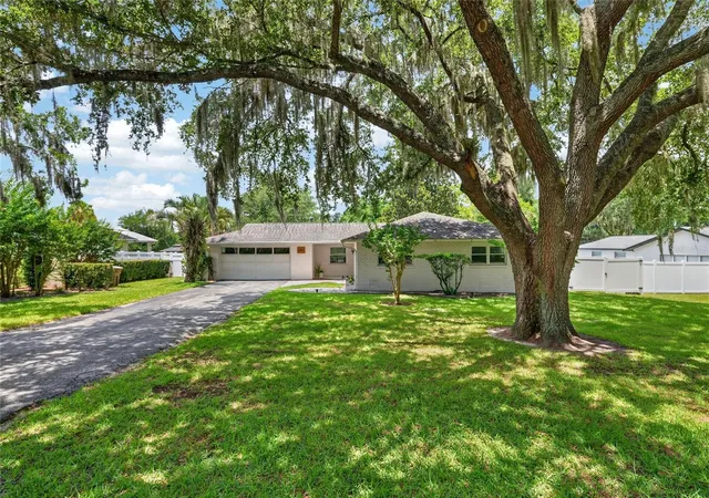 Photo 3 of Single family home for sale at 1502 Se 16th Avenue, Ocala, FL 34471 | MLS# OM726973 | Listing updated on 2026-09-14