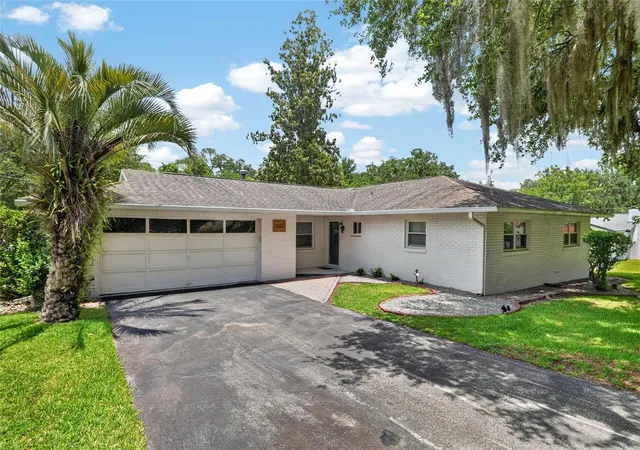 Photo 4 of Single family home for sale at 1502 SE 16th Avenue, Ocala, FL 34471 | MLS# OM726973 | Listing updated on 2026-09-14