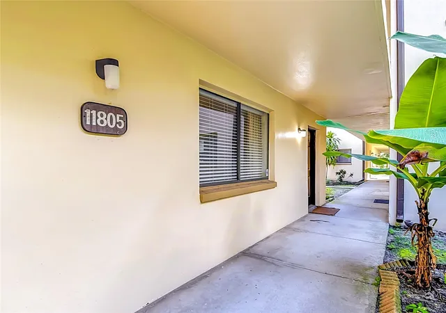 Listing Photo 4 - Condo for sale in building located at 11805 Raintree Lake Ln, Tampa, FL 33617 - Unit #B