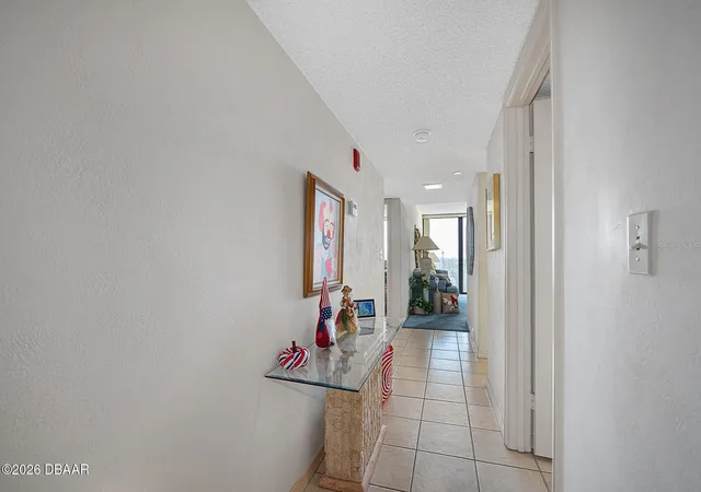 Listing Photo 5 - Condo for sale in building located at 1 Oceans W Blvd, Daytona Beach Shores, FL 32118 - Unit #5A5