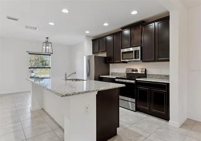 Photo 4 of Townhouse for sale at 318 Annabelle Way, Davenport, FL 33837 | MLS# P4939094 | Listing updated on 2026-10-07