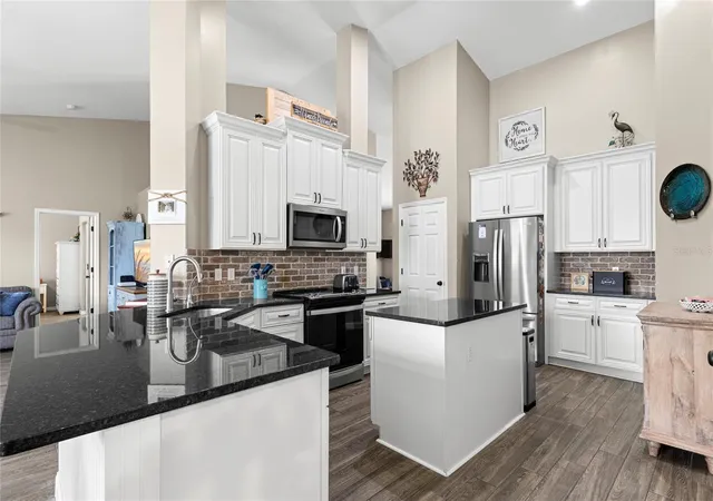 Photo 3 of Single family home for sale at 4038 Lithia Ridge Blvd, Valrico, FL 33596 | MLS# TB8521292 | Listing updated on 2026-10-02