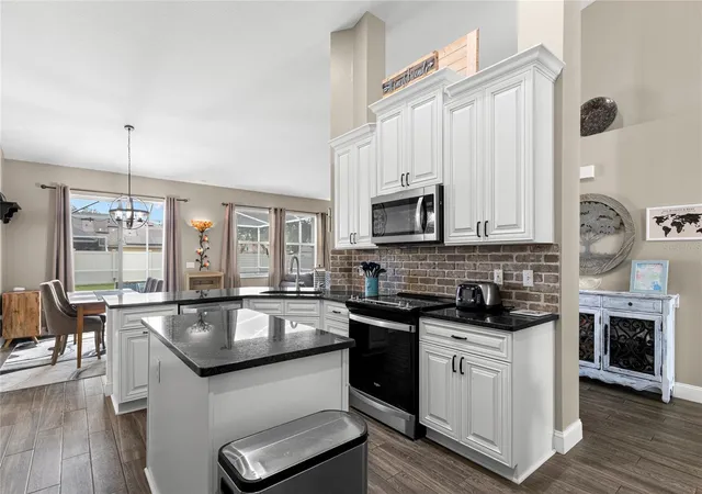 Photo 3 of Single family home for sale at 4038 Lithia Ridge Blvd, Valrico, FL 33596 | MLS# TB8521292 | Listing updated on 2026-10-02