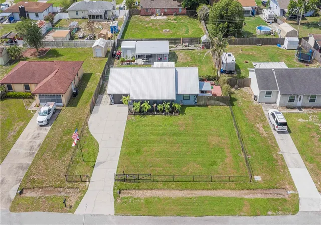 Photo 2 of Single family home for sale at 2426 View Way, Lakeland, FL 33810 | MLS# P4939096 | Listing updated on 2026-10-29