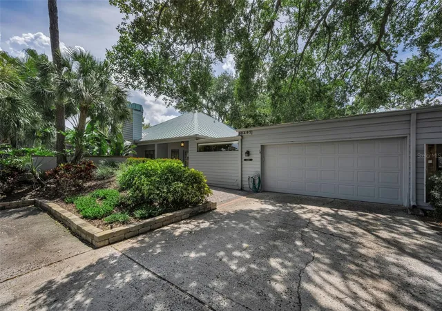 Photo 1 of Single family home for sale at 10497 Longwood Dr, Seminole, FL 33777 | MLS# TB8521525 | Listing updated on 2026-09-25