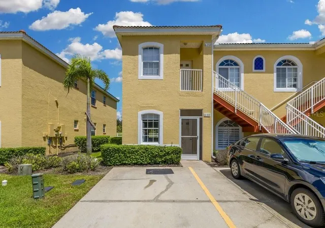 Photo 1 of Single family home for sale at 6102 Lake Marion Golf Resort, Kissimmee, FL 34759 | MLS# O6418833 | Listing updated on 2026-10-06