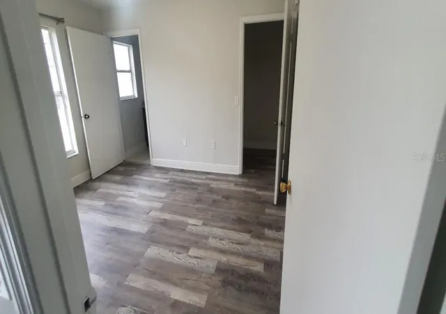 Photo 4 of Townhouse for sale at 1215 Barefoot Bay Dr, Orlando, FL 32824 | MLS# O6419010 | Listing updated on 2026-09-15