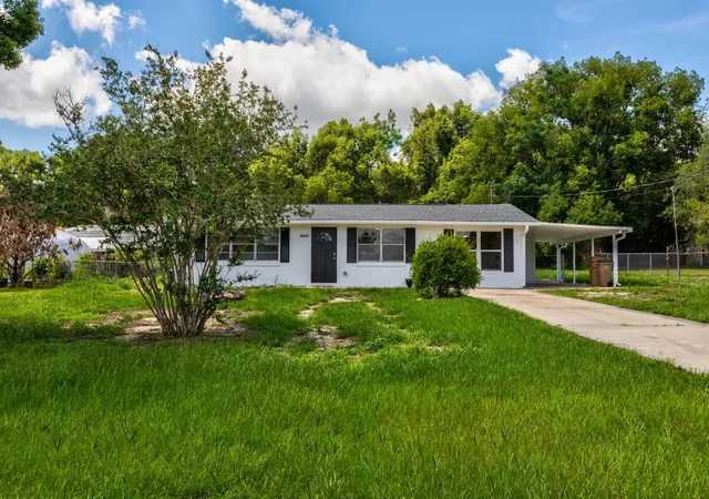 Photo 2 of Single family home for sale at 5222 Eagles Nest Rd, Fruitland Park, FL 34731 | MLS# G5114156 | Listing updated on 2026-09-10