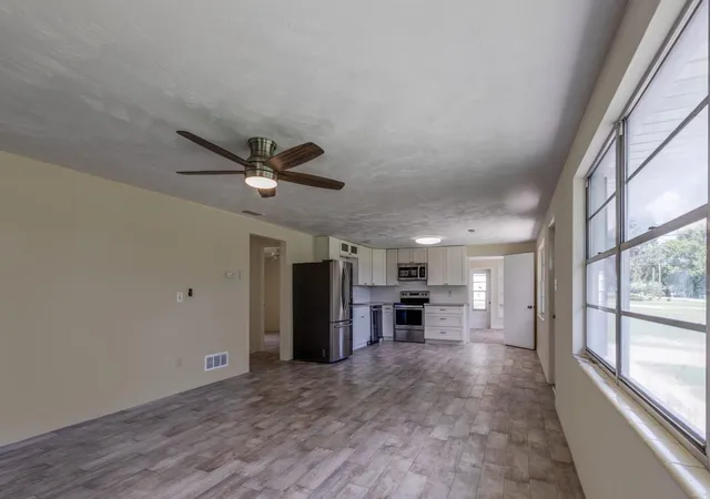Photo 3 of Single family home for sale at 5222 Eagles Nest Rd, Fruitland Park, FL 34731 | MLS# G5114156 | Listing updated on 2026-09-10