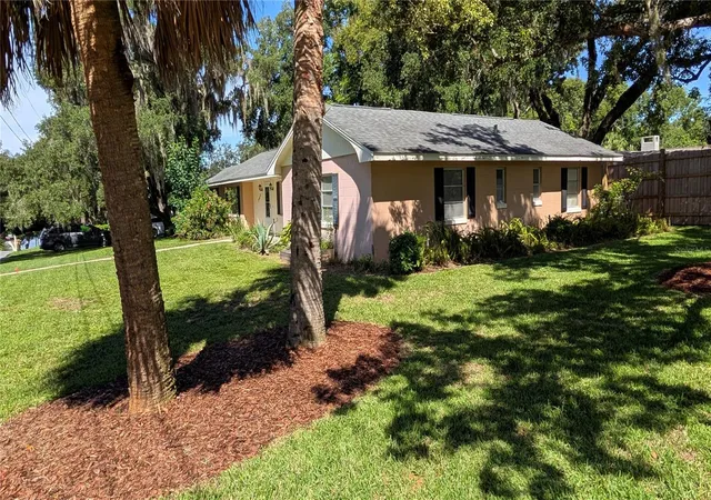 Photo 3 of Single family home for sale at 2469 Broadvue Ave, Eustis, FL 32726 | MLS# G5114171 | Listing updated on 2026-09-11