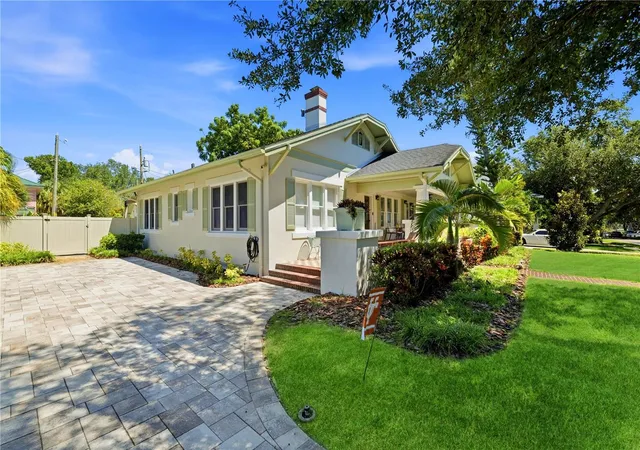 Photo 1 of Single family home for sale at 871 17th Avenue N, Saint Petersburg, FL 33704 | MLS# TB8522151 | Listing updated on 2026-09-28