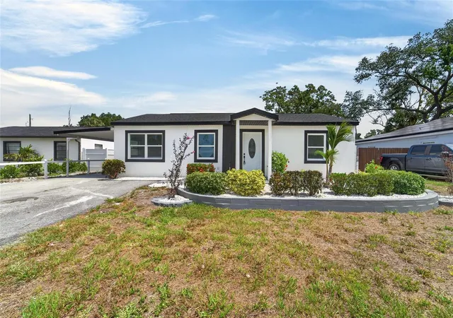 Photo 3 of Single family home for sale at 4711 W Lawn Ave, Tampa, FL 33611 | MLS# TB8522165 | Listing updated on 2026-09-12