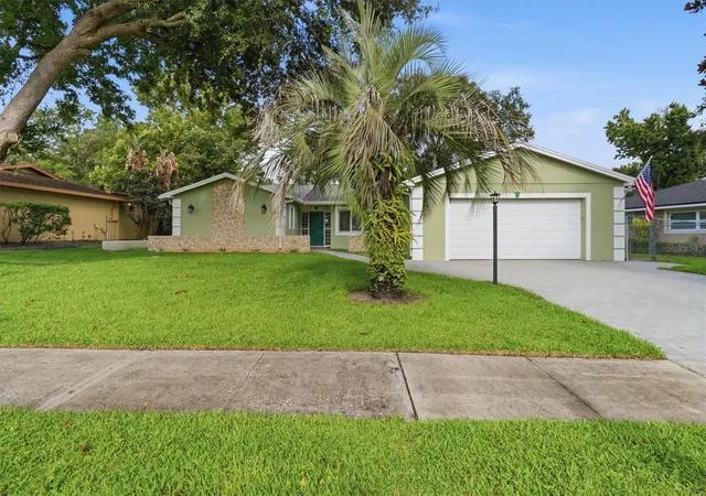 Photo 3 of Single family home for sale at 644 Peachwood Dr, Altamonte Springs, FL 32714 | MLS# O6419216 | Listing updated on 2026-09-11