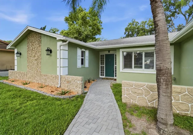Photo 4 of Single family home for sale at 644 Peachwood Dr, Altamonte Springs, FL 32714 | MLS# O6419216 | Listing updated on 2026-09-23