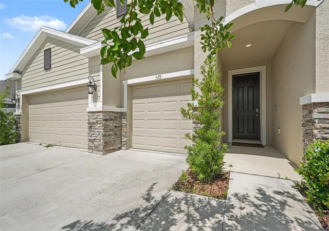 Photo 2 of Single family home for sale at 528 Ocean Spray Dr, Ruskin, FL 33570 | MLS# TB8522386 | Listing updated on 2026-10-01