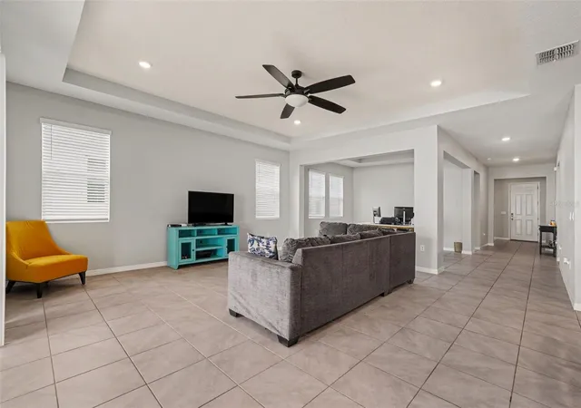 Photo 3 of Single family home for sale at 528 Ocean Spray Dr, Ruskin, FL 33570 | MLS# TB8522386 | Listing updated on 2026-10-01