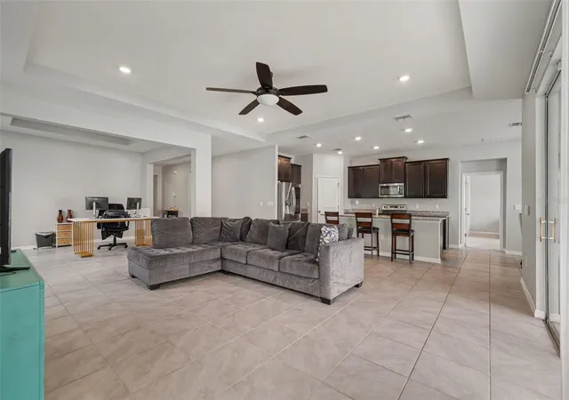 Photo 4 of Single family home for sale at 528 Ocean Spray Dr, Ruskin, FL 33570 | MLS# TB8522386 | Listing updated on 2026-10-01