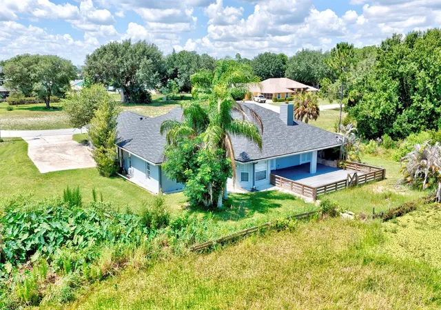 Photo 2 of Single family home for sale at 110 Gates Ave, Lake Placid, FL 33852 | MLS# TB8522410 | Listing updated on 2026-10-01