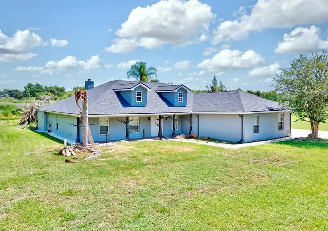 Photo 3 of Single family home for sale at 110 Gates Ave, Lake Placid, FL 33852 | MLS# TB8522410 | Listing updated on 2026-10-01
