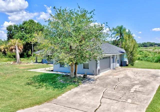 Photo 4 of Single family home for sale at 110 Gates Ave, Lake Placid, FL 33852 | MLS# TB8522410 | Listing updated on 2026-10-01
