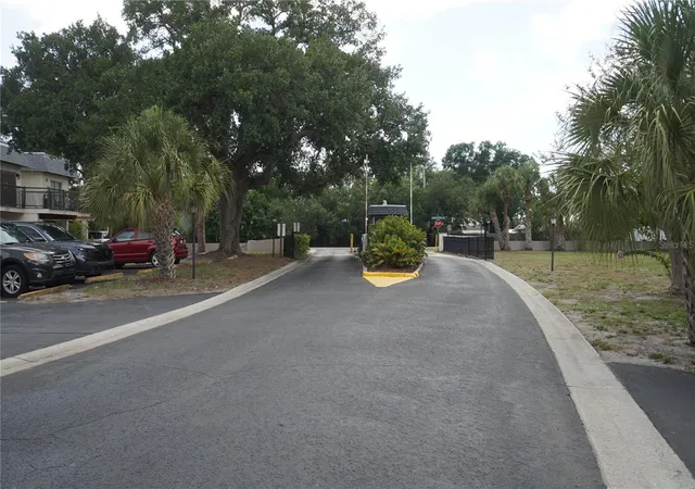 Photo 2 of Townhouse for sale at 3312 Ramblewood Pl, Sarasota, FL 34237 | MLS# O6419357 | Listing updated on 2026-09-14