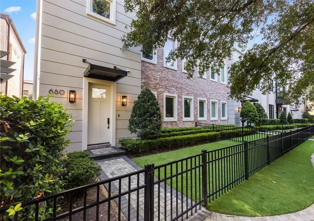 Photo 1 of Townhouse for sale at 660 W Morse Blvd, Winter Park, FL 32789 | MLS# O6419377 | Listing updated on 2026-10-11