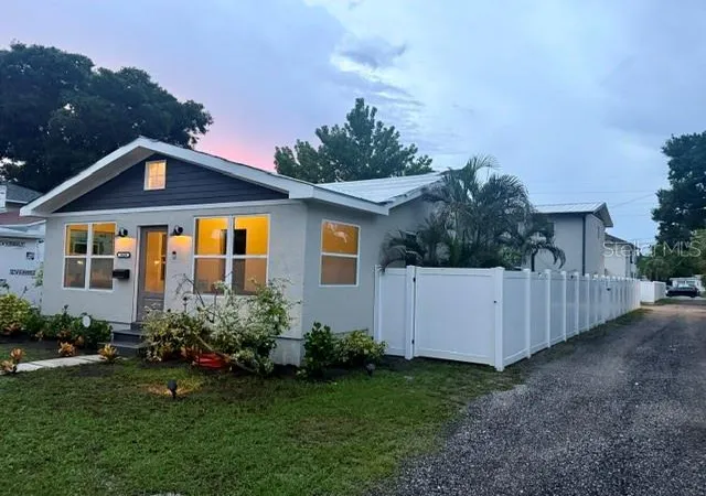 Photo 3 of Single family home for sale at 2623 14th Avenue N, Saint Petersburg, FL 33713 | MLS# TB8522545 | Listing updated on 2026-10-17