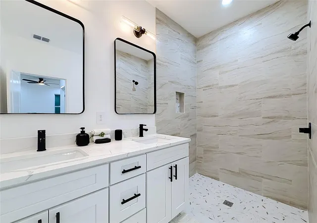 Photo 3 of Single family home for sale at 7107 Bledsoe Ave, Orlando, FL 32810 | MLS# S5152421 | Listing updated on 2026-09-14