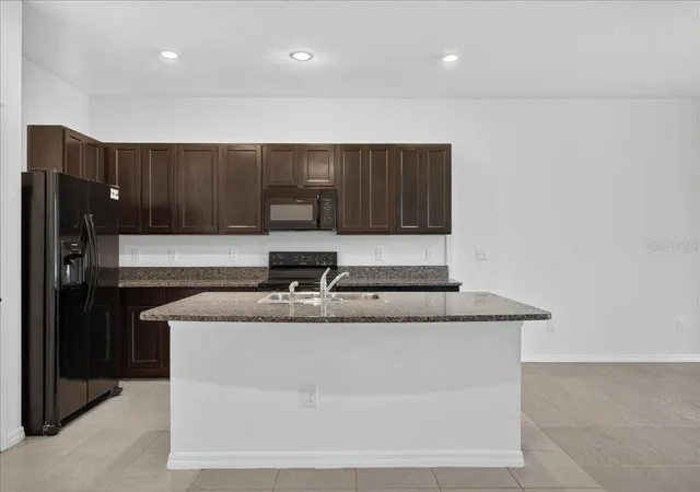 Photo 4 of Townhouse for sale at 8655 Falling Blue Pl, Riverview, FL 33578 | MLS# TB8522649 | Listing updated on 2026-09-20