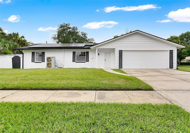Photo 3 of Single family home for sale at 2494 Castlewood Rd, Maitland, FL 32751 | MLS# O6419597 | Listing updated on 2026-10-09
