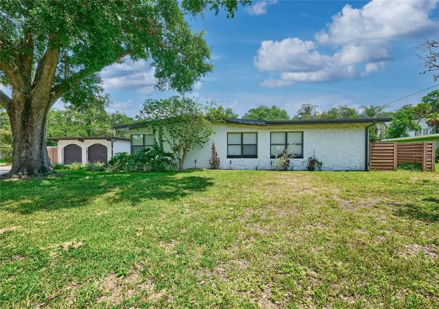 Photo 4 of Single family home for sale at 1100 Cornell Dr, Sanford, FL 32771 | MLS# C7527696 | Listing updated on 2026-09-14