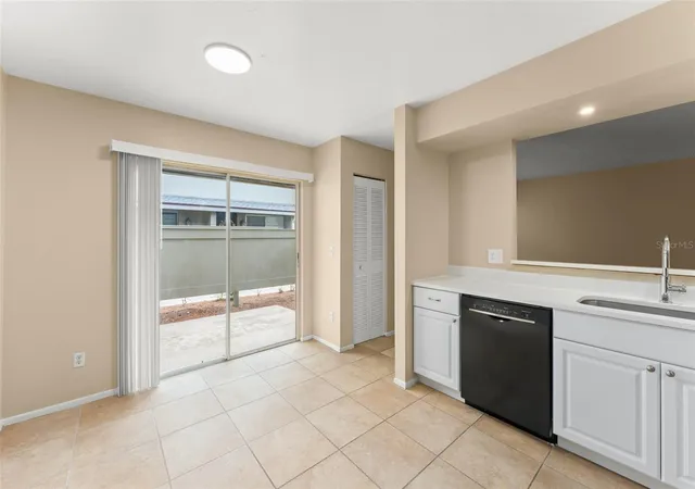 Listing Photo 4 - Condo for sale in building located at 4623 Ring Neck Rd, ORLANDO, FL 32808 - Unit #B-1