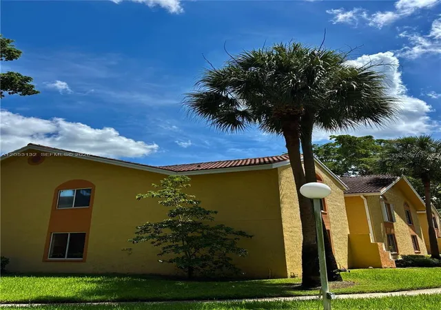 Photo 3 of Condo for sale at 1040 Coral Springs Clb #1040, Coral Springs, FL 33071 | MLS# O6419825 | Listing updated on 2026-09-15