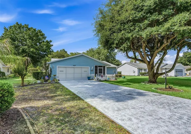 Photo 2 of Single family home for sale at 2107 Greenlaw Ct, Leesburg, FL 34788 | MLS# G5114283 | Listing updated on 2026-10-05
