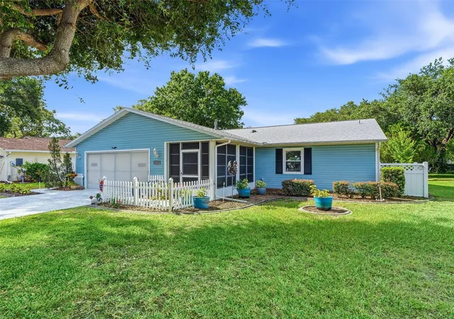 Photo 3 of Single family home for sale at 2107 Greenlaw Ct, Leesburg, FL 34788 | MLS# G5114283 | Listing updated on 2026-10-05