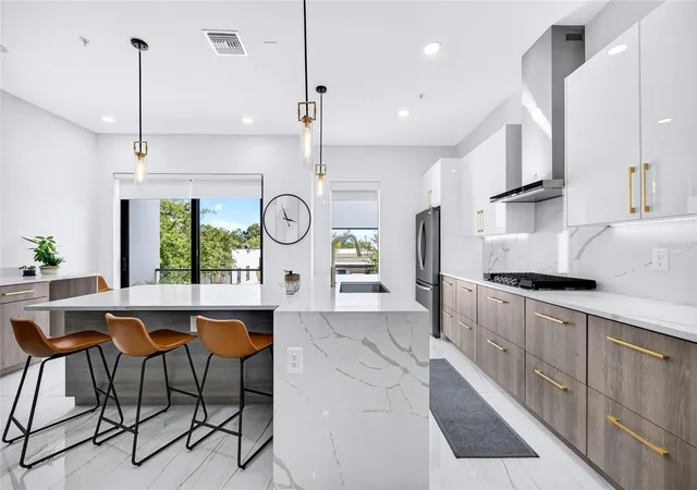 Photo 3 of Townhouse for sale at 2187 Main St, Sarasota, FL 34237 | MLS# TB8523163 | Listing updated on 2026-10-07