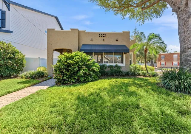 Photo 2 of Single family home for sale at 1618 S Arrawana Ave, Tampa, FL 33629 | MLS# TB8523200 | Listing updated on 2026-09-28