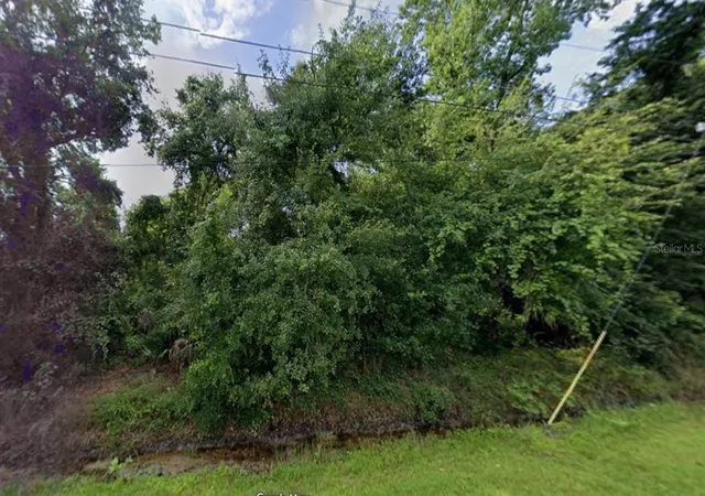 Photo 1 of Sale Pending at 240 Toms Rd, Debary, FL 32713 | MLS# K4903594 | Listing updated on 2026-09-11