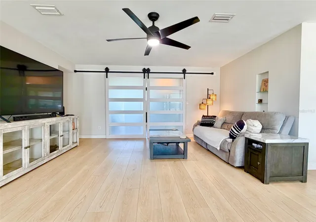 Photo 4 of Sale Pending at 3300 58th Street N, Saint Petersburg, FL | MLS# TB8523422 | Listing updated on 2026-10-02