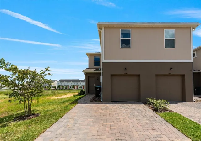 Photo 4 of Townhouse for sale at 14942 Windflower Aly, Winter Garden, FL 34787 | MLS# O6420210 | Listing updated on 2026-10-22