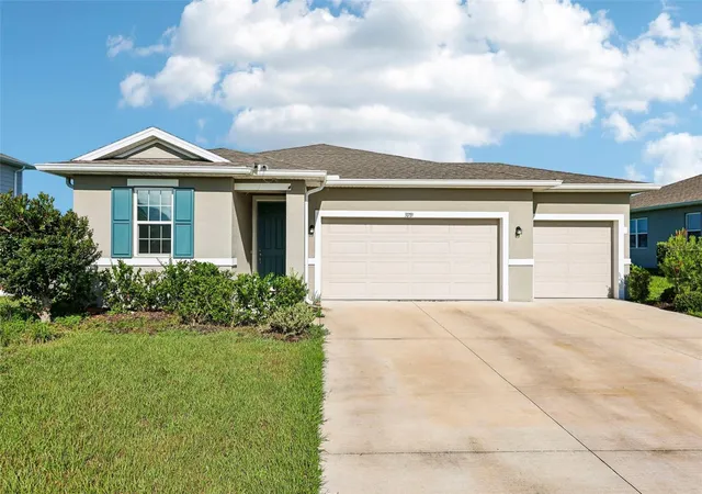 Photo 1 of Single family home for sale at 31719 Broadwater Ave, Leesburg, FL 34748 | MLS# G5114325 | Listing updated on 2026-10-20