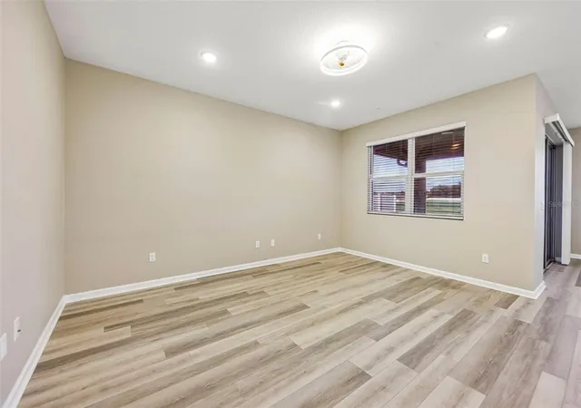 Photo 4 of Single family home for sale at 31719 Broadwater Ave, Leesburg, FL 34748 | MLS# G5114325 | Listing updated on 2026-10-20