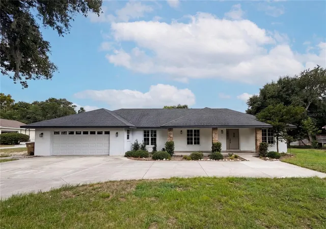 Photo 1 of Single family home for sale at 11200 Rosehill Dr, Clermont, FL 34711 | MLS# O6420261 | Listing updated on 2026-09-14