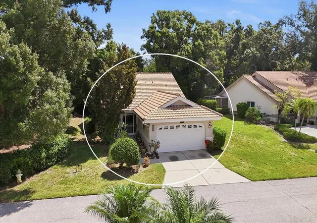 Photo 1 of Single family home for sale at 4461 Ascot Cir N, Sarasota, FL 34235 | MLS# TB8523658 | Listing updated on 2026-10-09