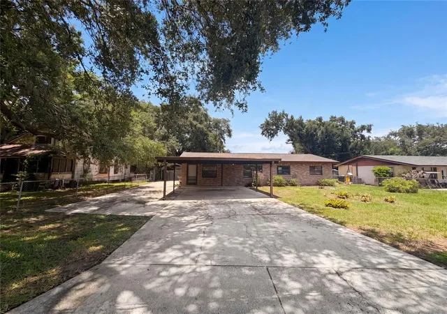 Photo 1 of Sale Pending at 3129 Avenue W Nw, Winter Haven, FL 33881 | MLS# O6420432 | Listing updated on 2026-10-01