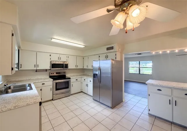 Photo 2 of Sale Pending at 3129 Avenue W Nw, Winter Haven, FL 33881 | MLS# O6420432 | Listing updated on 2026-10-01