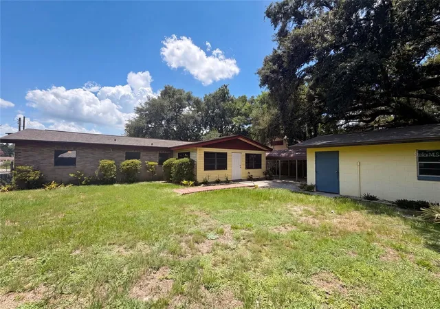 Photo 4 of Sale Pending at 3129 Avenue W NW, Winter Haven, FL 33881 | MLS# O6420432 | Listing updated on 2026-10-01
